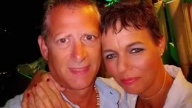 Tina a fost ucisă în hotelul în care lucra, apoi ascunsă într-un dulap. Chiar soțul ei a găsit-o: „A luptat pentru viața ei...”